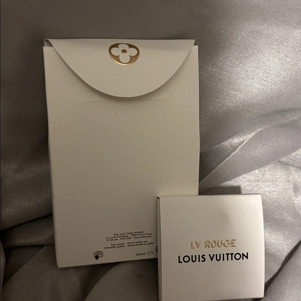 LV Rouge Louis Vuitton lipstick samples - Picture 6 of 8